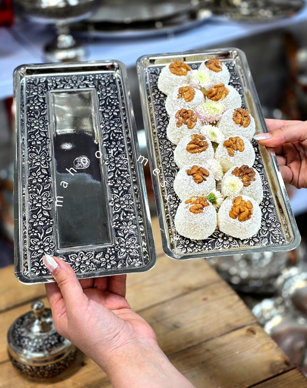 رولتخوری گلدار
