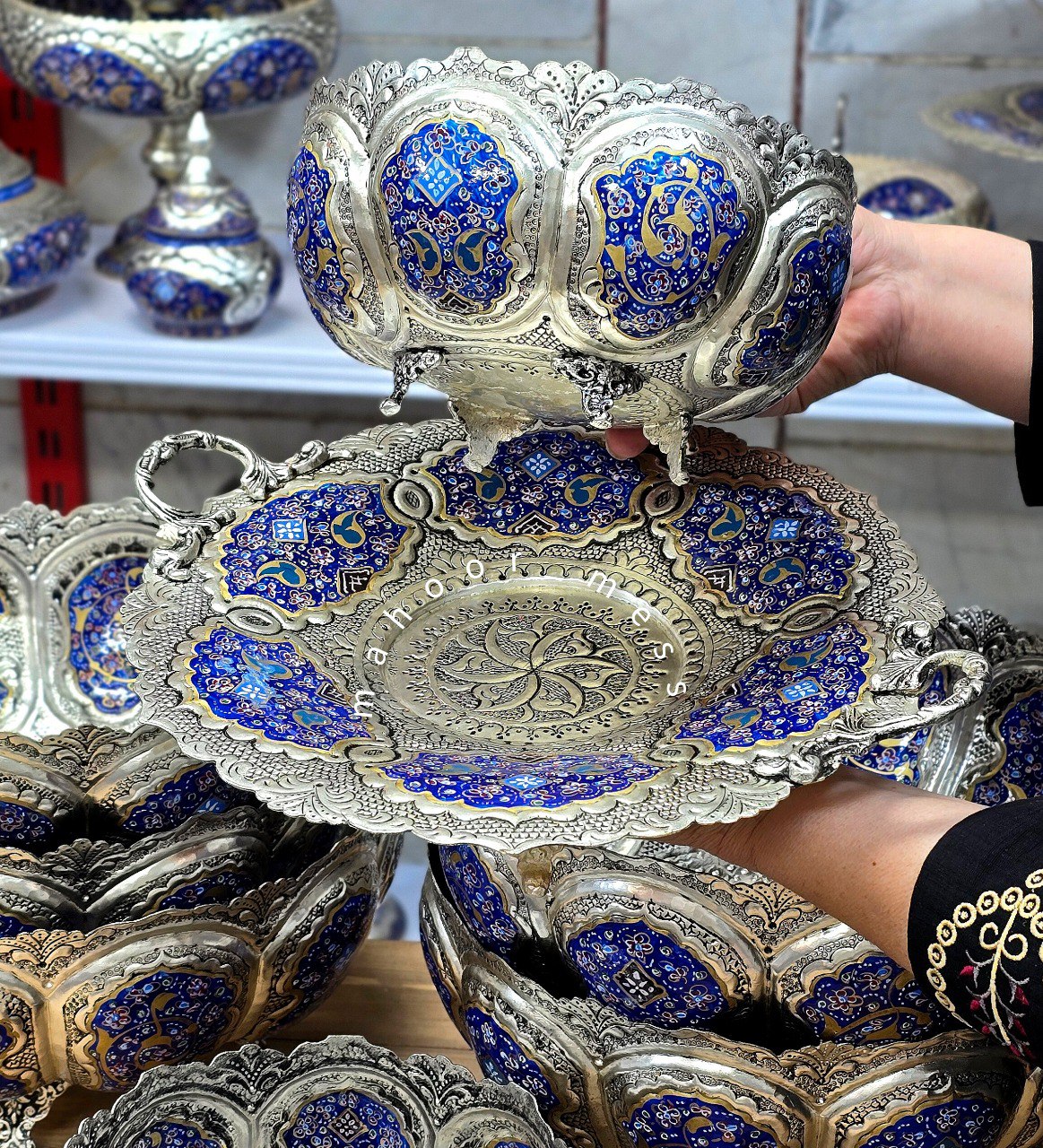 شیرینی خوری سه پایه قلمزنی مینیاتور نقش تذهیب