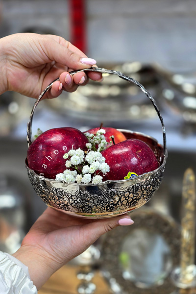 سبد گلبرگ سفید